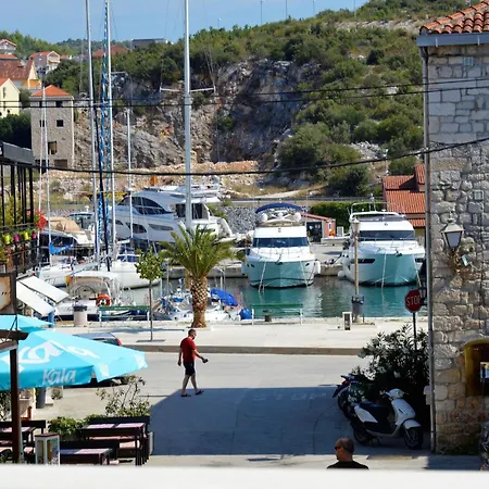 Διαμέρισμα In Mit Parkplatz- Schoene Aussicht By Interhome