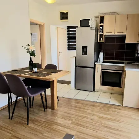 In Mit Parkplatz- Schoene Aussicht By Interhome *